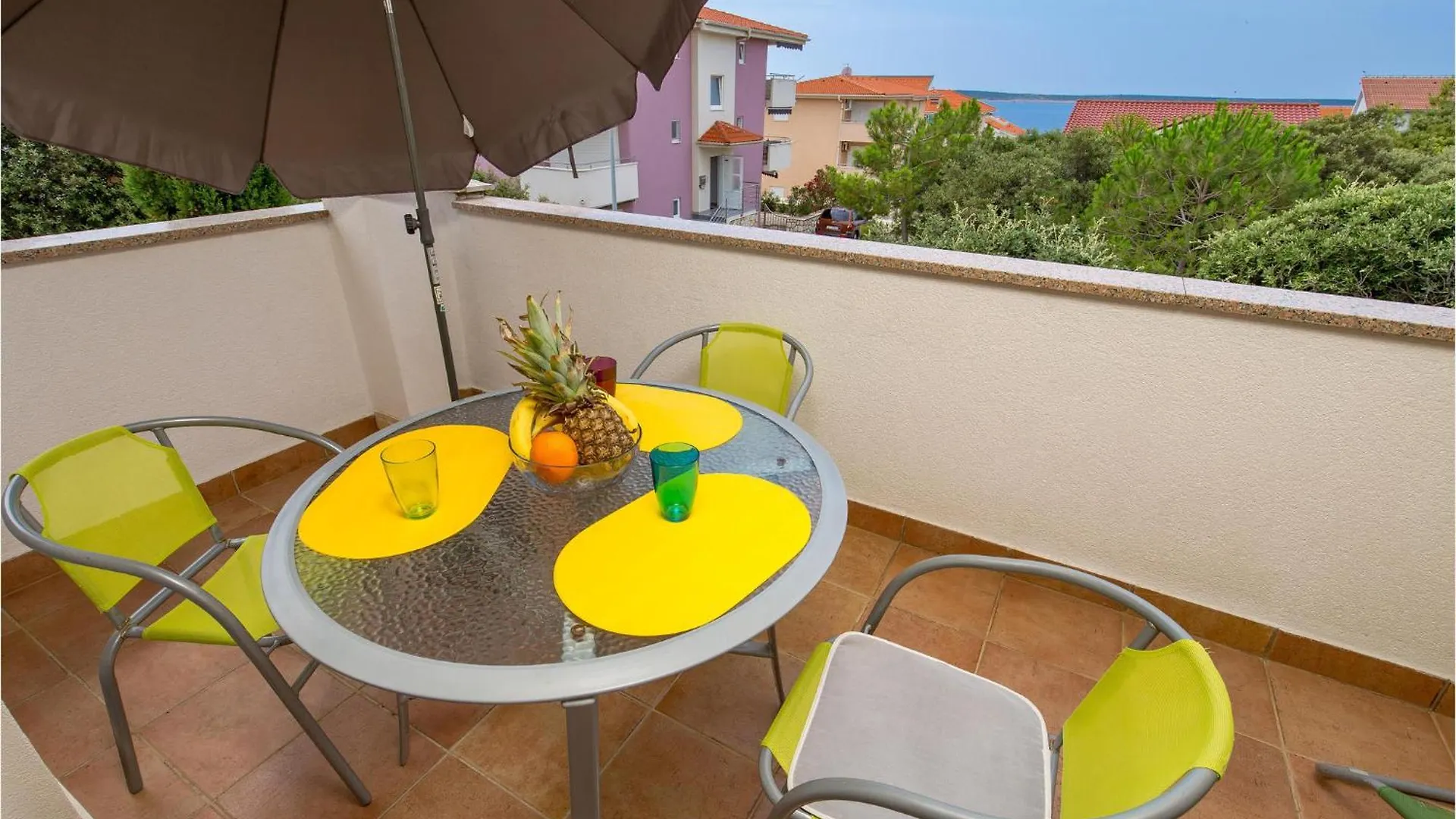 Gorgeous Apartment In Mandre With Kitchen